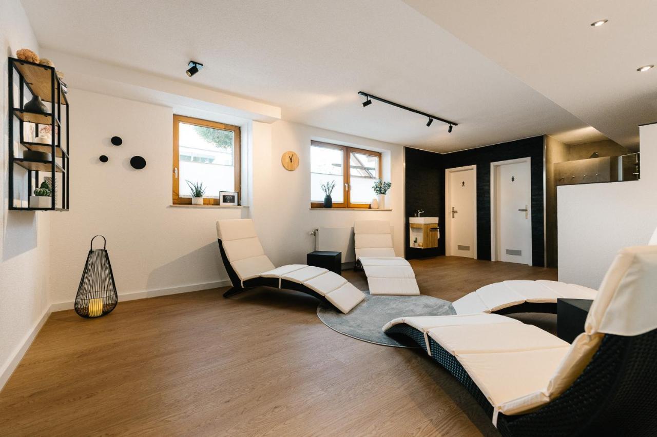 Moderne 2 Zi.-Fewo Blackforest Art Naehe Freiburg Apartment Simonswald Bagian luar foto